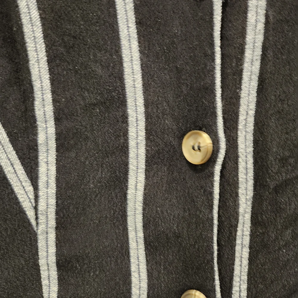 H&M Striped Black and White Button-Up Women's Top - Picture 6 of 7